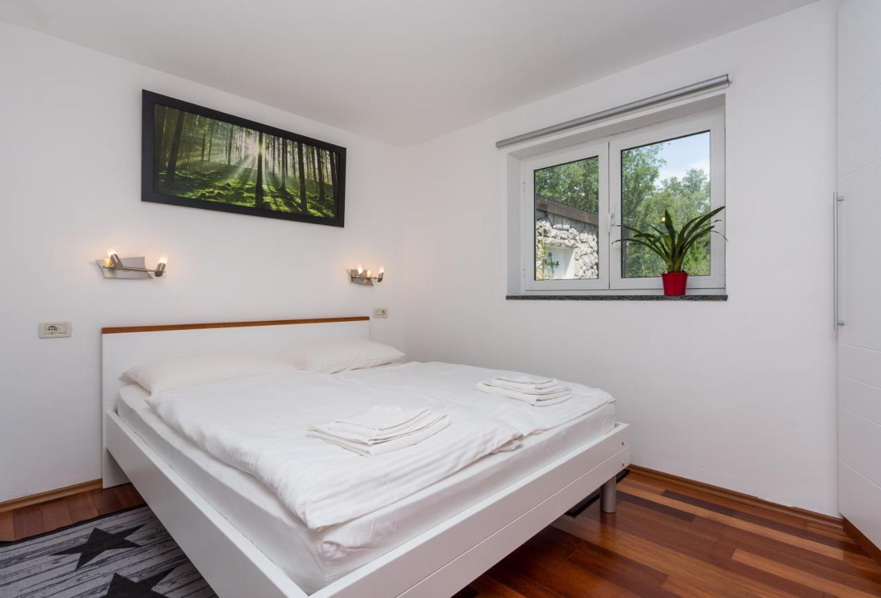 Molnar Resort Apartment Sergej Brzac Екстериор снимка