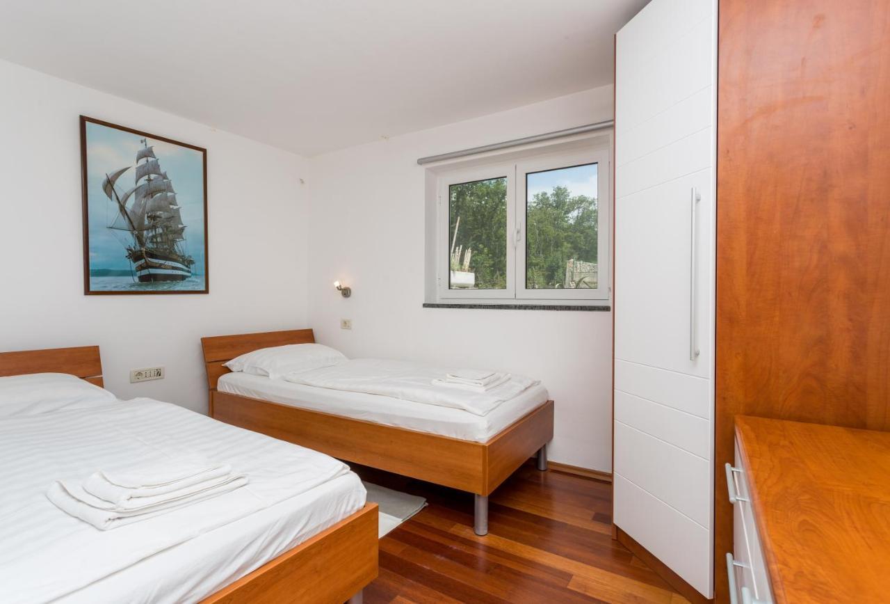 Molnar Resort Apartment Sergej Brzac Екстериор снимка