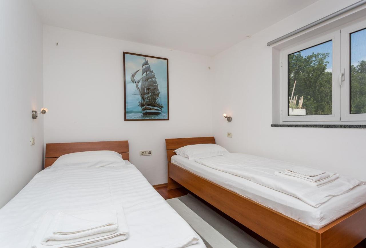 Molnar Resort Apartment Sergej Brzac Екстериор снимка